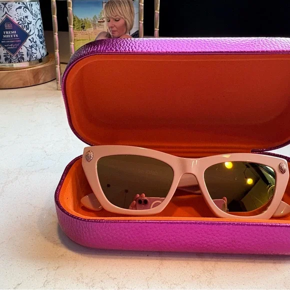 Kurt Geiger Blush Sunglasses - Picture 3 of 6